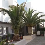 Manos Apartmanhotel 3*