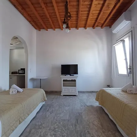 マノス ルームズ Mykonos Town