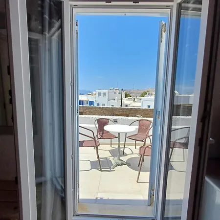 マノス ルームズ