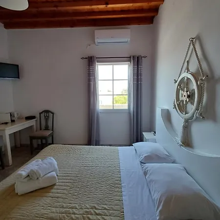 Manos 3* Mykonos Town