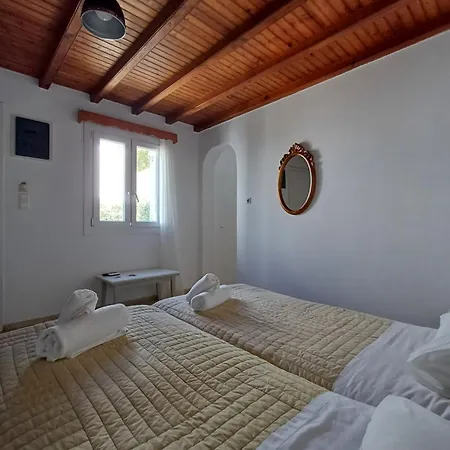Manos Aparthotel