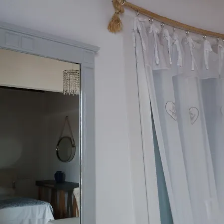 マノス ルームズ