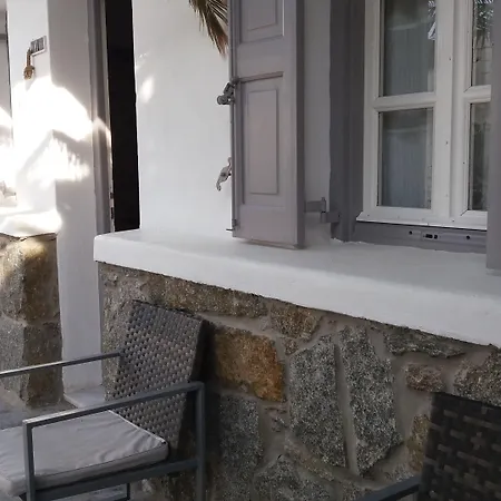 マノス ルームズ アパートホテル Mykonos Town