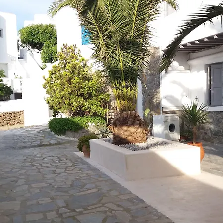 マノス ルームズ 3* Mykonos Town