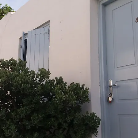 マノス ルームズ