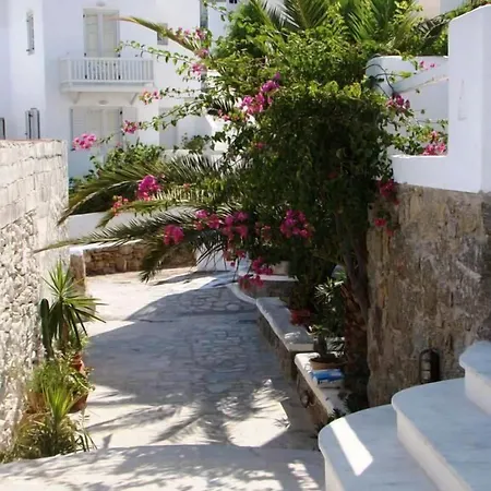 マノス ルームズ Mykonos Town