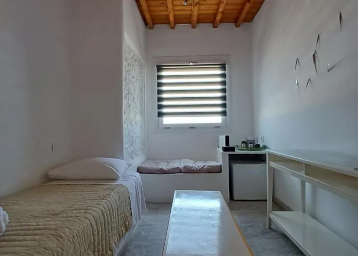 马诺斯酒店 3* Mykonos Town