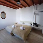 Manos Aparthotel 3*