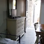 Manos 3*