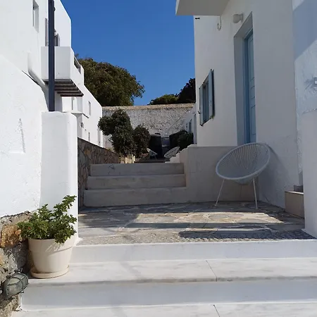 マノス ルームズ アパートホテル Mykonos Town