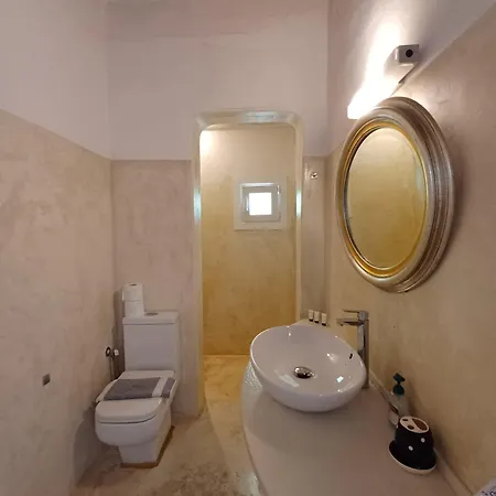 マノス ルームズ アパートホテル Mykonos Town