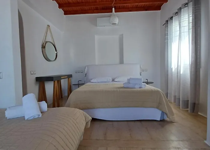 Apart-hotel Manos 3*