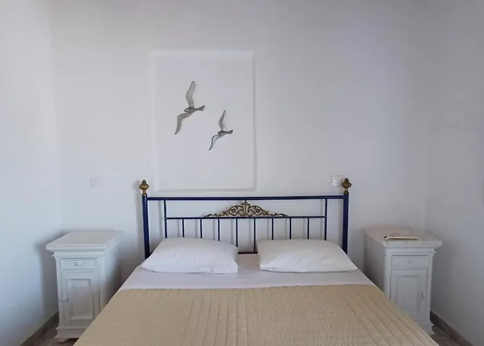 Manos Apart-hotel 3*