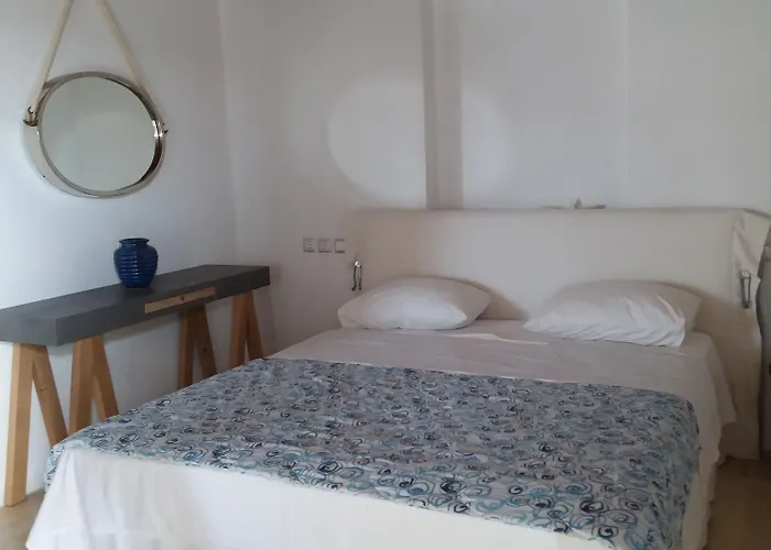 Apart-hotel Manos 3*