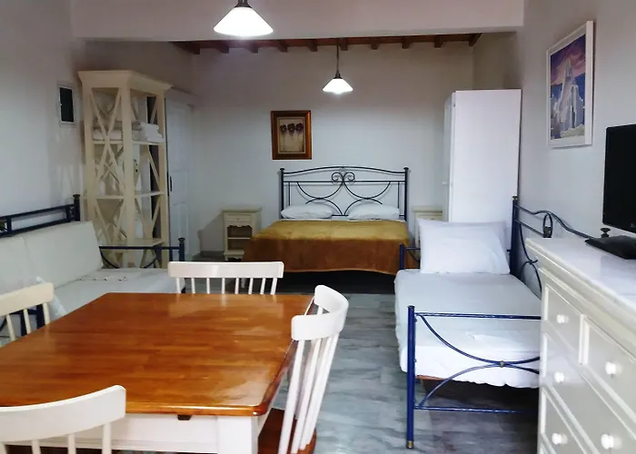 Manos Apart-hotel 3*