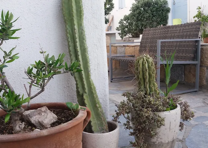 Manos Apart-hotel 3*